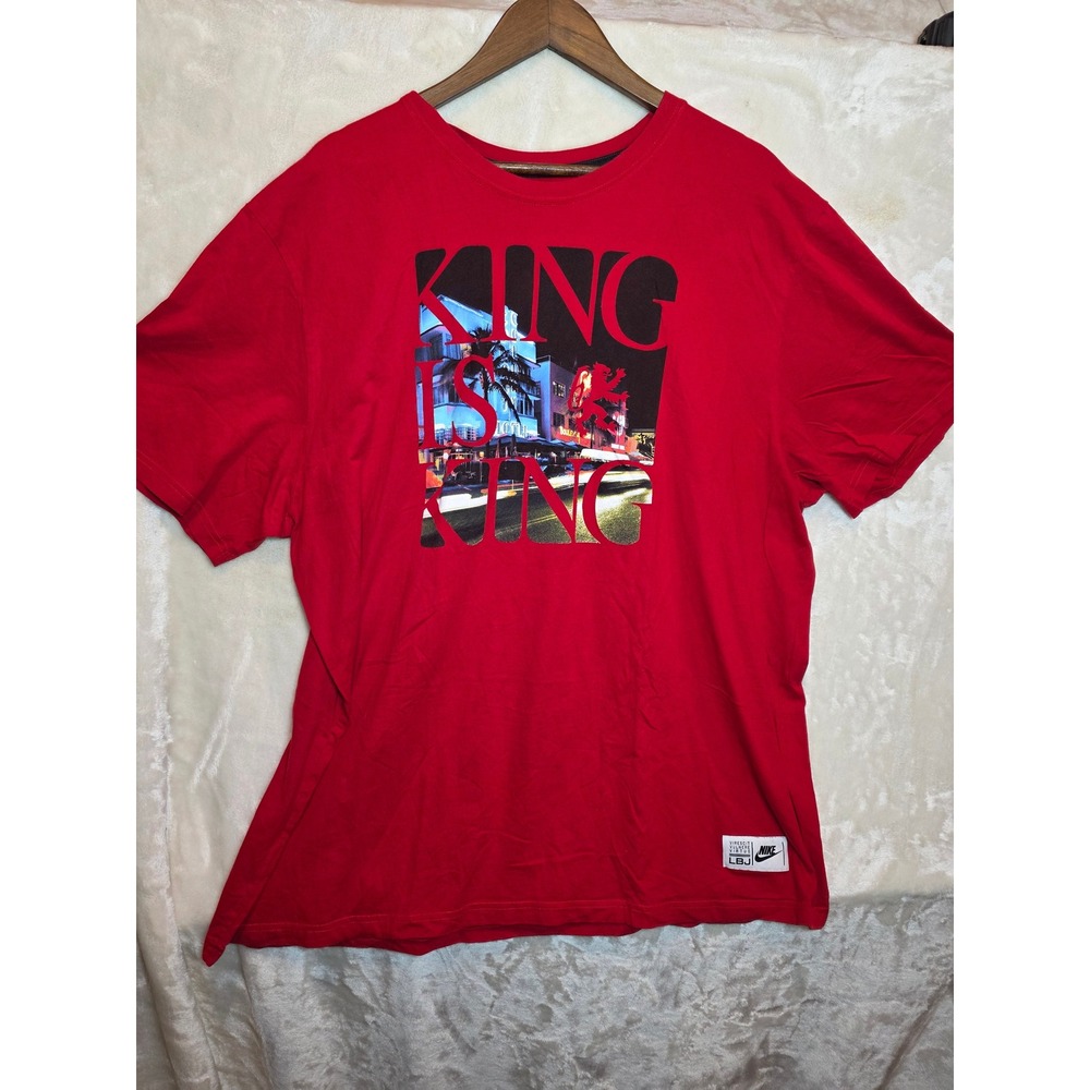 Nike LeBron James King Is King Red Graphic T-Shirt Mens 3XL LBJ Lion Miami Night